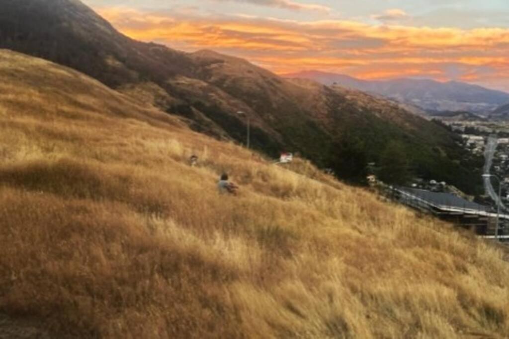 Views On Florence Queenstown Buitenkant foto